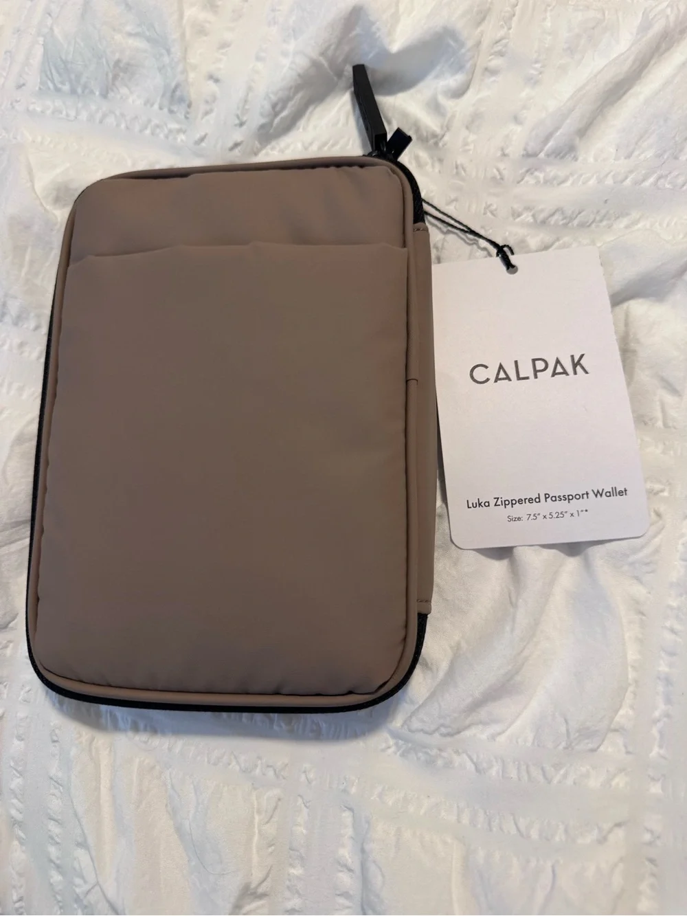 NWT Calpak Luka Zip Passport Wallet in Tan - Picture 5 of 5